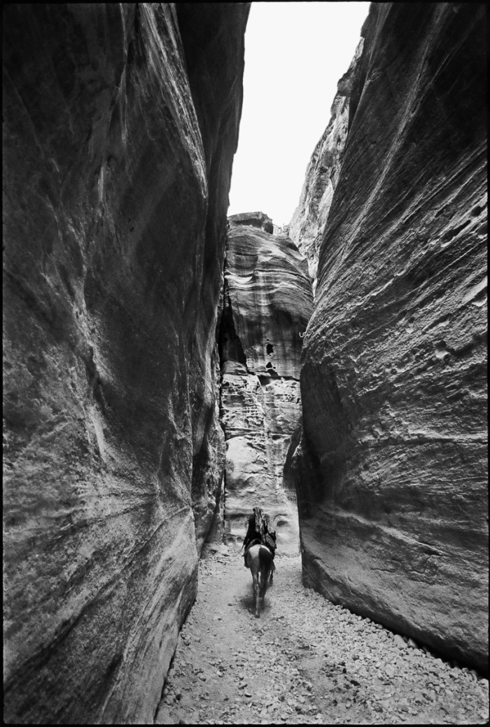 À dos de mulet dans le Siq en 1992, Petre, Jordanie - Photo : © Sebastien Desnoulez