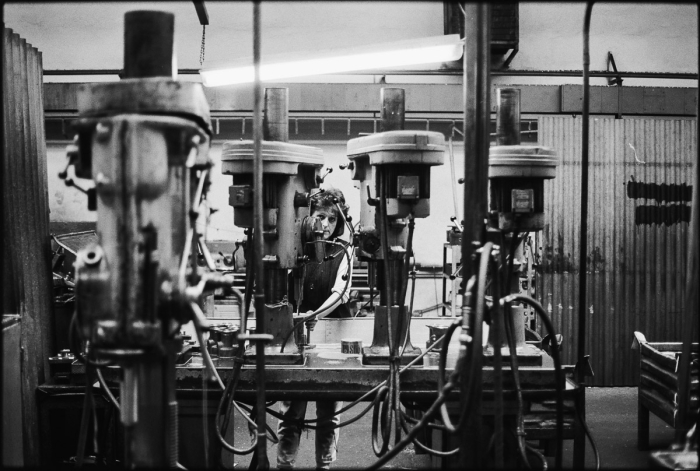 Atelier moteur usine Tatra à Pribor, Tchécoslovaquie 1991 - Photo : © Sebastien Desnoulez