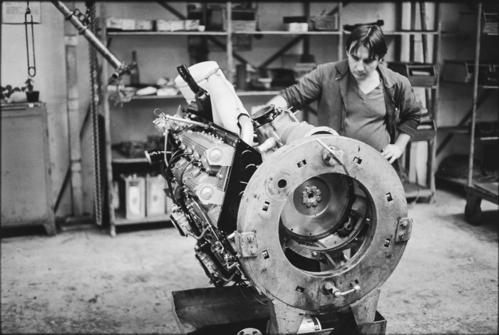 Atelier moteur usine Tatra à Pribor, Tchécoslovaquie 1991 - Photo : © Sebastien Desnoulez