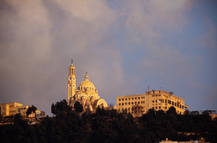 Basilique Saint Paul À Harissa Sur Les Hauteurs De Jounieh, Liban 1991   Photo : © Sebastien Desnoulez
