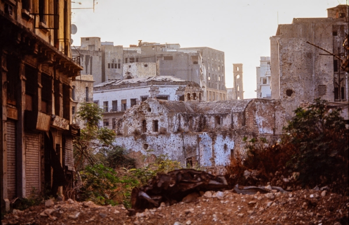 Ruines de la plus vieille église de Beyrouth centre, Liban 1991 - Photo : © Sebastien Desnoulez