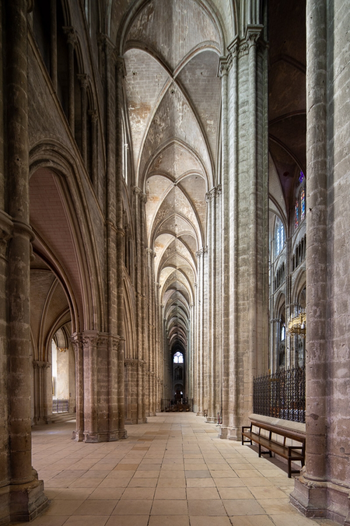 Photographie d’architecture : comment restituer la hauteur spectaculaire de la cathédrale Saint-Étienne de Bourges - Photo : © Sebastien Desnoulez