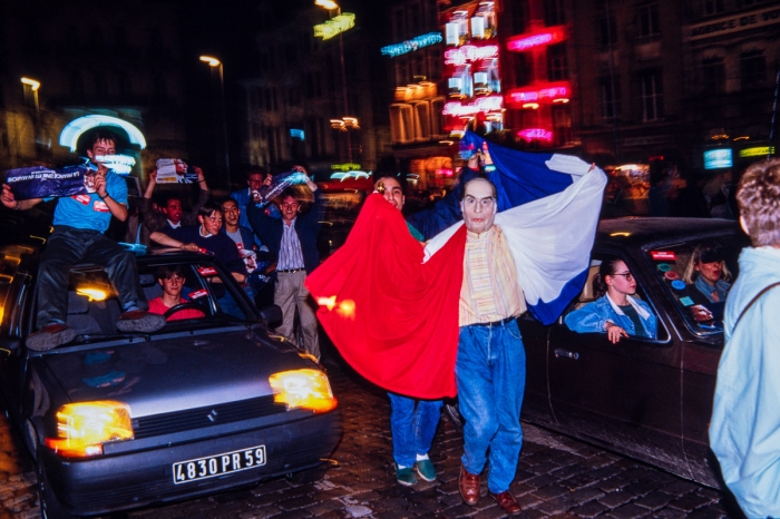 Célébration dans Lille de la victoire de Francois Mitterrand à l'élection présidentielle 1988 - Photo : © Sebastien Desnoulez