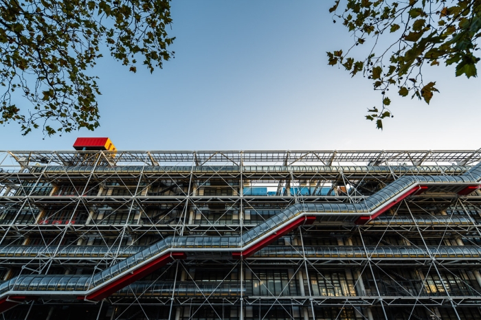 Centre Georges Pompidou en contre-plongée - Paris - Photo : © Sebastien Desnoulez