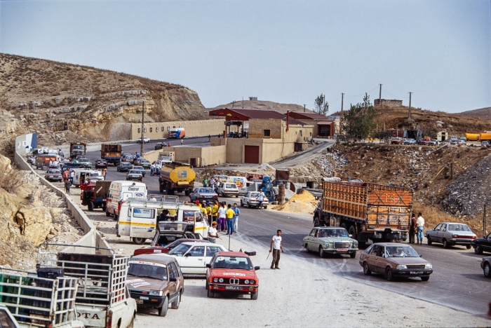Assistance Du Rallye À La Sortie D'une Spéciale, Chouf, Liban 1991   Photo : © Sebastien Desnoulez