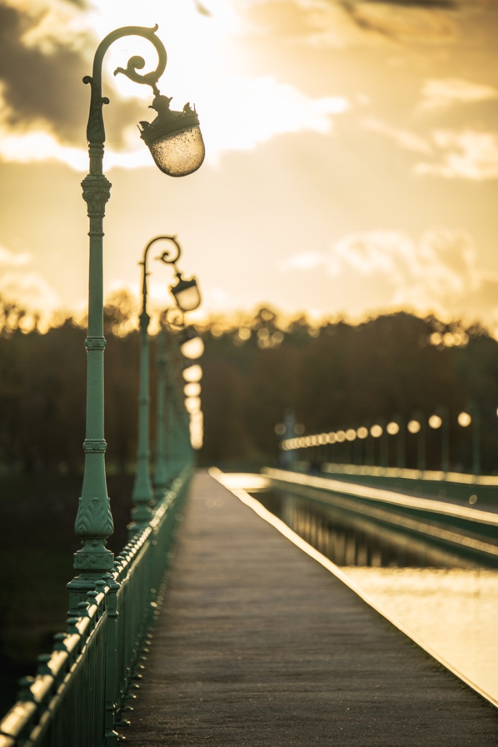 Couleurs d'automne - Pont-canal de Briare, Bourgogne - Photo : © Sebastien Desnoulez