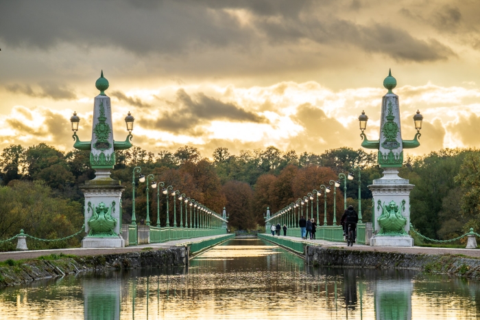 Couleurs d'automne - Pont-canal de Briare, Bourgogne - Photo : © Sebastien Desnoulez