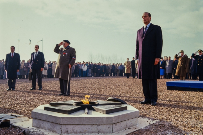 Cimetière Notre-Dame de Lorette, Déplacement de Jacques Chirac en Région Nord, Décembre 1987, campagne présidentielle 1988 - Photo : © Sebastien Desnoulez
