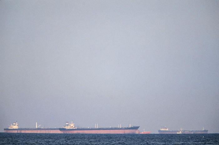Dubai 1991 - Pétroliers en attente dans le détroit d'Ormuz - Photo : © Sebastien Desnoulez