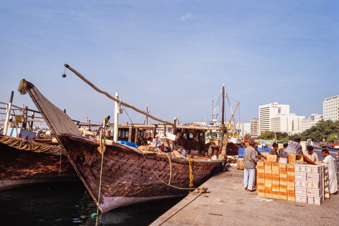 Dubai 1991 Dechargement Dhow Creek Photo Sebastien Desnoulez