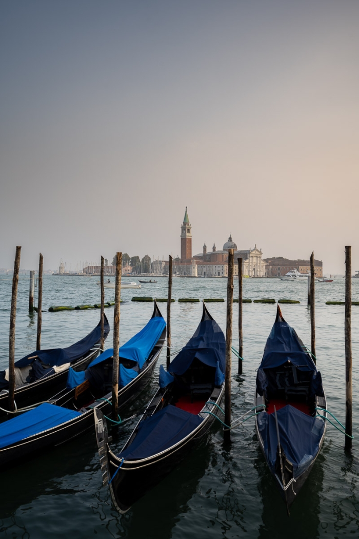 Gondoles et San Giorgio Maggiore, Venise - Photo : © Sebastien Desnoulez Photographe Auteur