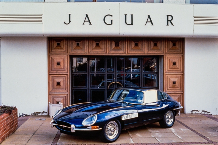 Jaguar Type E Vicarage, de Coventry à Genève, L'Automobile Magazine 1991 - Photo : © Sebastien Desnoulez