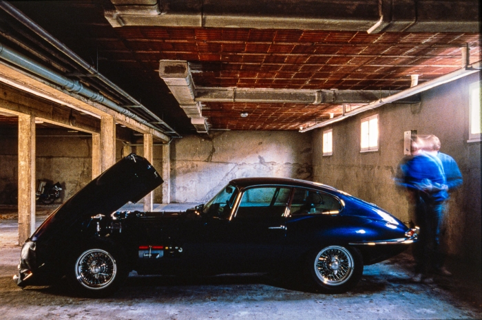 Jaguar Type E Vicarage, de Coventry à Genève, L'Automobile Magazine 1991 - Photo : © Sebastien Desnoulez