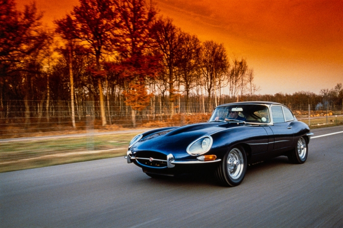 Jaguar Type E Vicarage, de Coventry à Genève, L'Automobile Magazine 1991 - Photo : © Sebastien Desnoulez