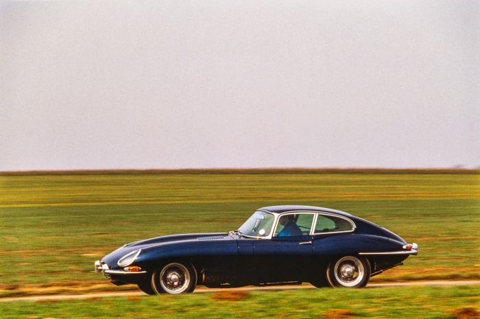 Jaguar Type E Vicarage, de Coventry à Genève, L'Automobile Magazine 1991 - Photo : © Sebastien Desnoulez