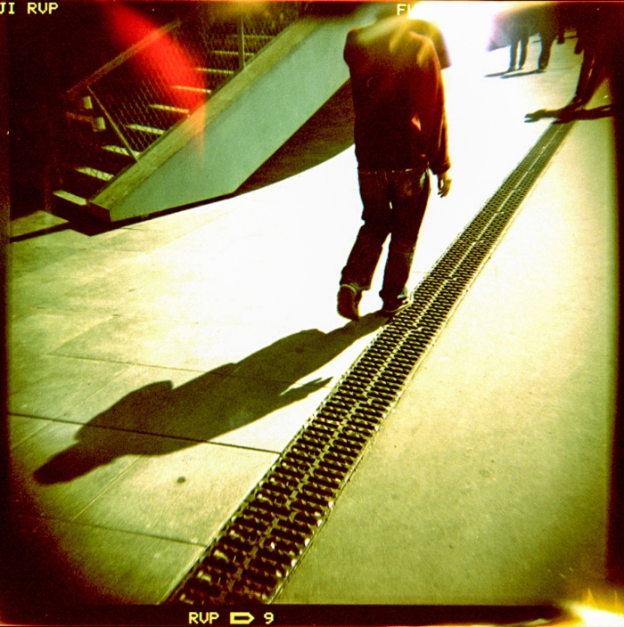 L'homme sans tête, Paris - Série Hallucinations - Holga - Photo : © Sebastien Desnoulez