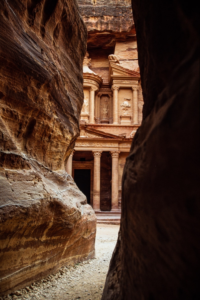 Photographie du trésor de Petra vue depuis le Siq en 1992 - Photo : © Sebastien Desnoulez