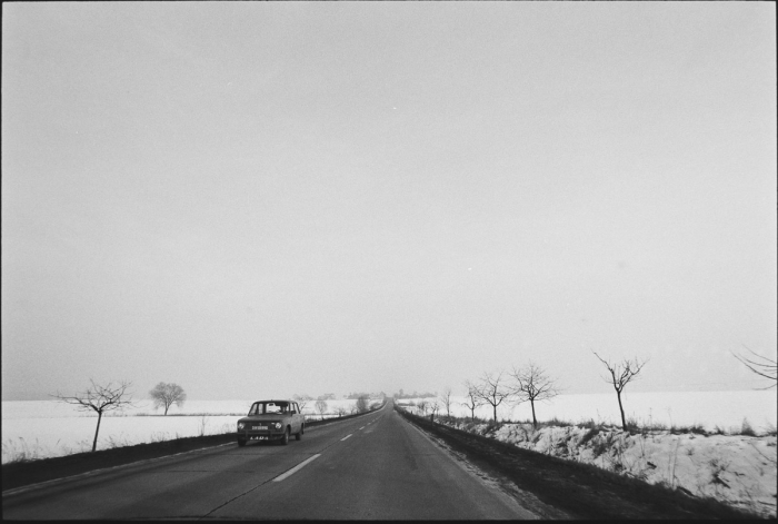 Sur La Route Prague Pribor, Tchécoslovaquie 1991   Photo : © Sebastien Desnoulez