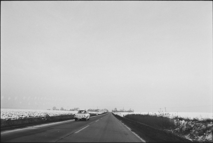 Sur La Route Prague Pribor, Tchécoslovaquie 1991   Photo : © Sebastien Desnoulez