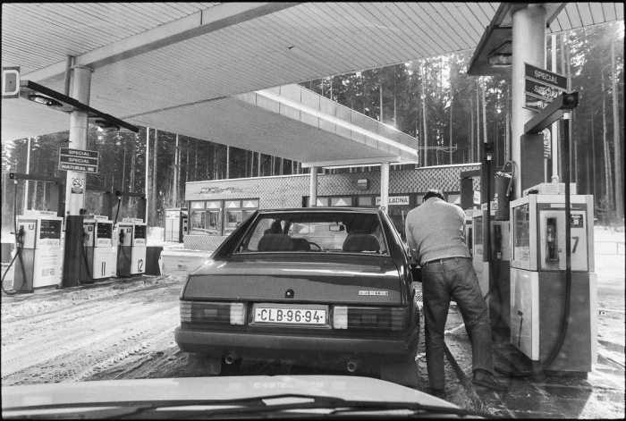Tatra 613 Sur La Route Prague Pribor, Tchécoslovaquie 1991   Photo : © Sebastien Desnoulez
