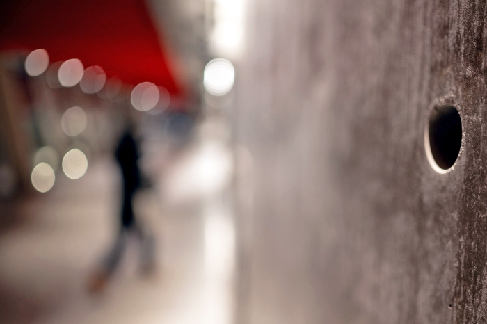 Une photographie doit-elle forcément raconter quelque chose ? Trou et bokeh - Photo : © Sebastien Desnoulez