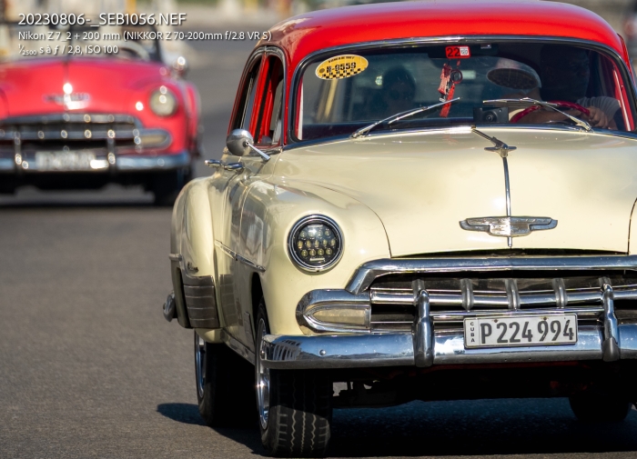 Voitures américaines sur le Malecon à La Havane, Cuba - Nikon Nikkor Z 70-200mm f/2.8 à 100% - Photo : © Sebastien Desnoulez
