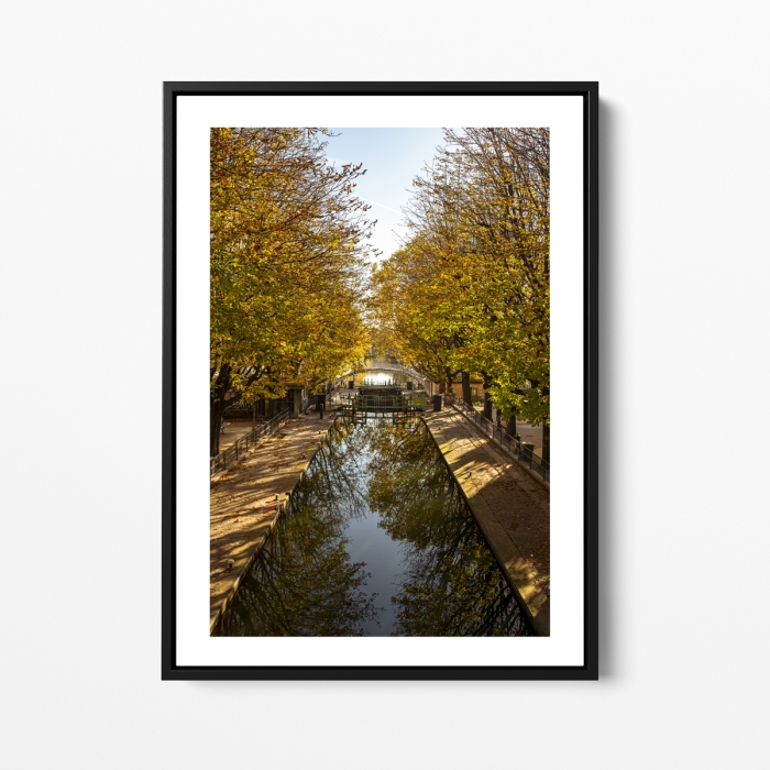 Couleurs d'automne sur le canal Saint-Martin - Série Iconic Paris - Photo : © Sebastien Desnoulez photographe auteur