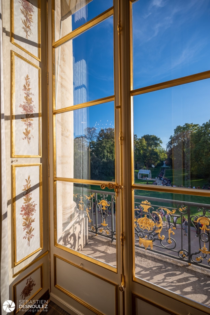 Vue sur le jardin depuis le bureau présidentiel, Palais de l'Elysée, Journées du Patrimoine 2022, Paris -  Photo : © Sebastien Desnoulez Photographe Auteur