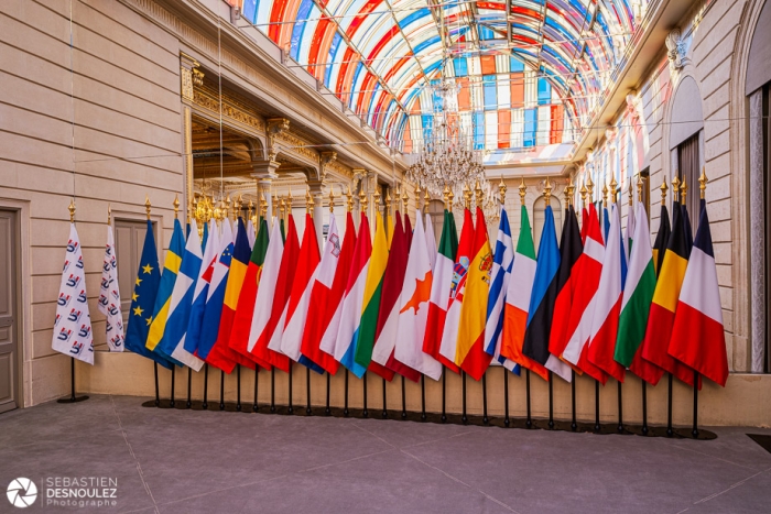 Verrière décorée par Buren, Palais de l'Elysée, Journées du Patrimoine 2022, Paris -  Photo : © Sebastien Desnoulez Photographe Auteur