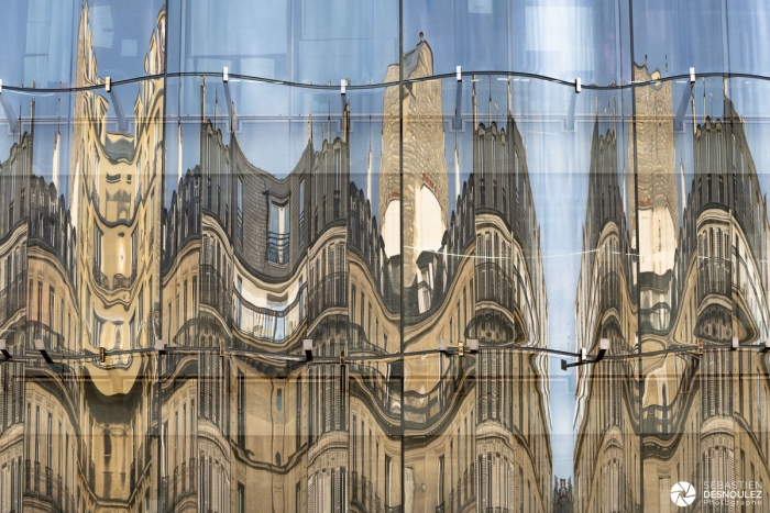 Reflets sur la façade en verre de la Samaritaine à Paris - Photo : © Sebastien Desnoulez photographe d'ambiances et d'architecture