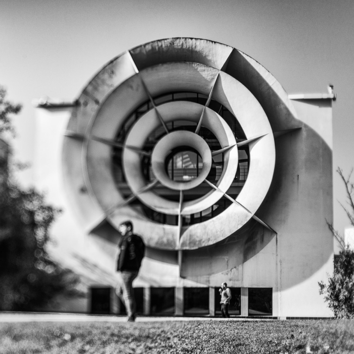 Freelensing en photographie : Soufflerie Hispano Suiza à Bois-Colombes - Série À Moitié Flou - Photo : © Sebastien Desnoulez