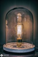 Luminaire globe avec ampoule Edison - Création et photo : © Sebastien Desnoulez photographe de décoration