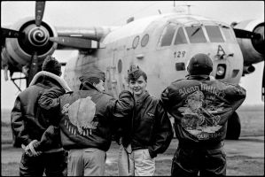 Le groupe 5.1 pose devant un Noratlas sur l'aérodrome de Merville - Photo : © Sebastien Desnoulez Photographe auteur