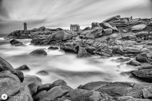 Phare de Mean Ruz Ploumanac h Cotes d Armor Photo Sebastien Desnoulez Photographe Auteur E