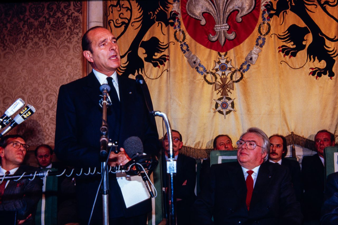 Jacques Chirac avec Pierre Mauroy mairie de Lille decembre 1987 photo Sebastien Desnoulez