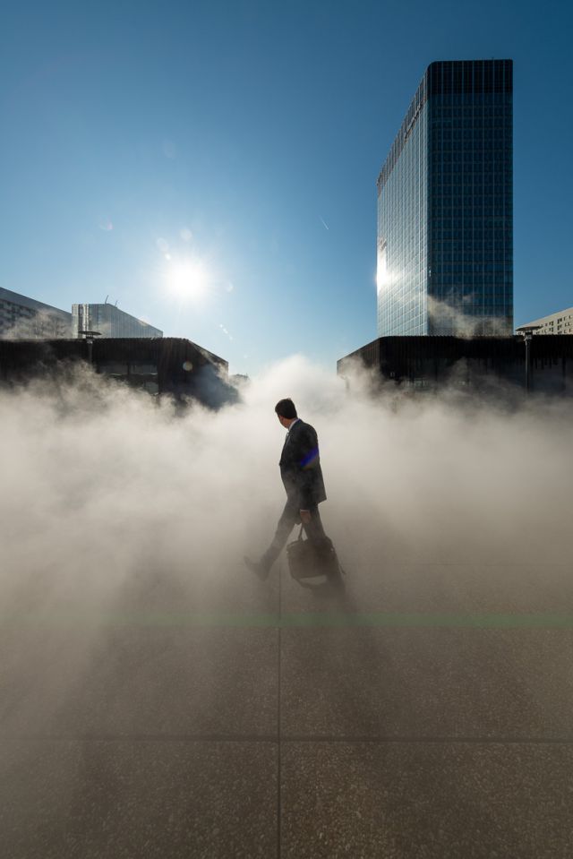 Walking through the fog - Photo : © Sebastien Desnoulez