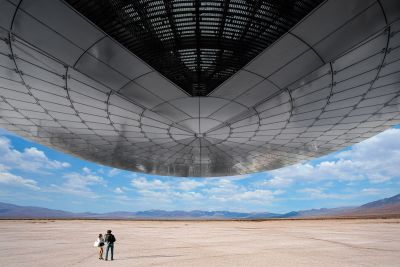 Under the Mothership - Photo : © Sebastien Desnoulez