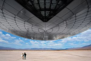 Under the Mothership - Photo : © Sebastien Desnoulez