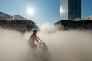 Riding through the fog - Photo : © Sebastien Desnoulez
