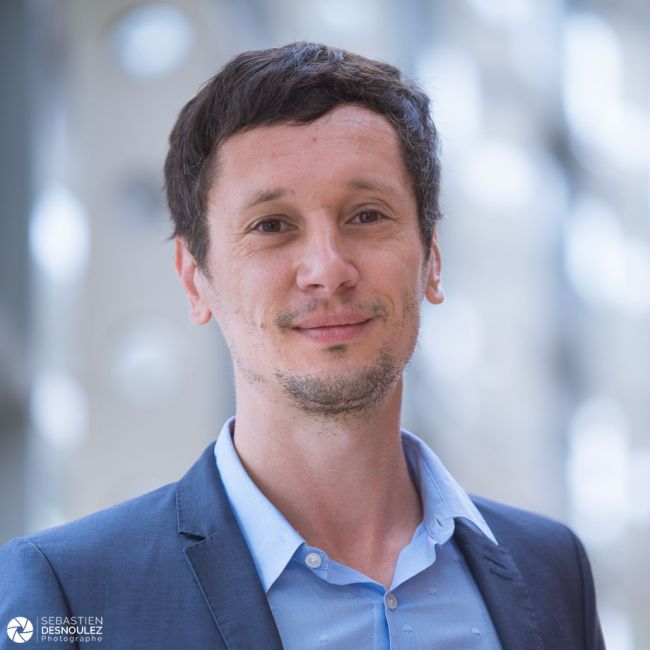 Portrait corporate en lumière naturelle - Photo : © Sebastien Desnoulez, photographe portraitiste