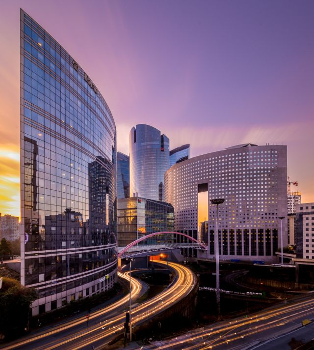 Japan Bridge, tours Société Générale et Pacific au coucher du soleil, La Défense, Paris - Photo : © Sebastien Desnoulez photographe d'ambiances et d'architecture