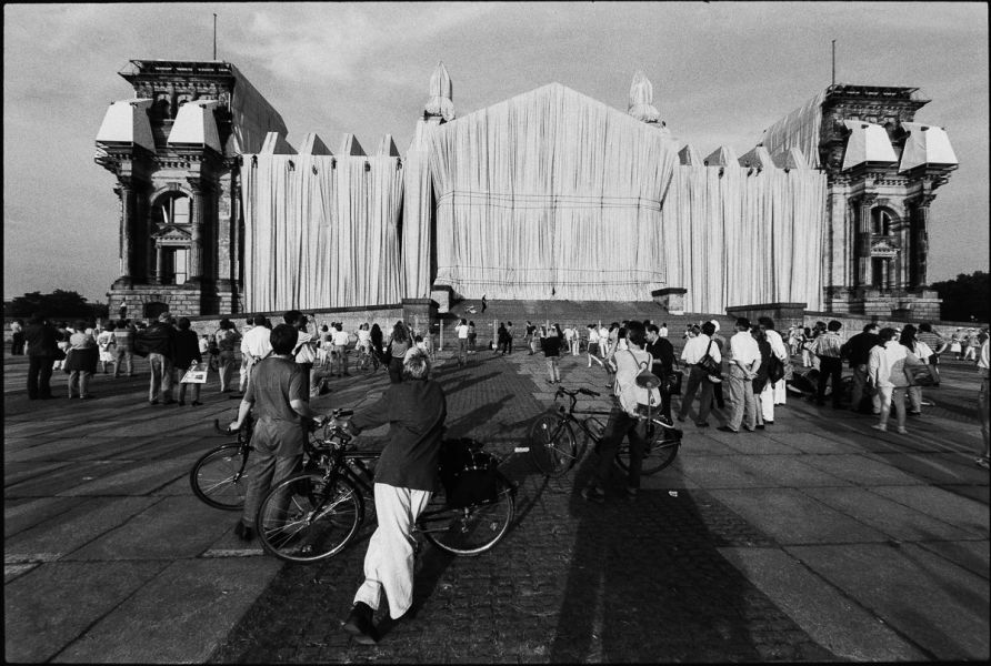 Reichstag recouvert de tissu par Christo et Jeanne Claude en 1995 Photo Sebastien Desnoulez