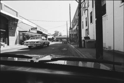 Photographier la banalité - Waiting in the Ford Mustang - Nacogdoches, Texas, 1986 - Photo : © Sebastien Desnoulez