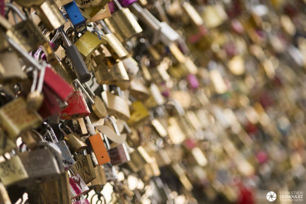 Cadenas des amoureux sur le pont des Arts - Photo : © Sebastien Desnoulez photographe d'ambiances et d'architecture