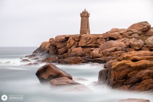 Phare de Mean Ruz Ploumanac h Cotes d Armor Photo Sebastien Desnoulez Photographe Auteur D