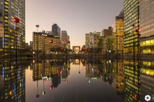 Bassin Takis de La Défense au coucher du soleil - Photo : © Sebastien Desnoulez photographe d'ambiances et d'architecture