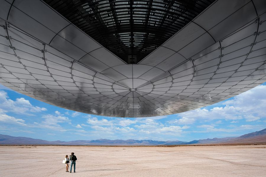 Under the Mothership - Photo : © Sebastien Desnoulez