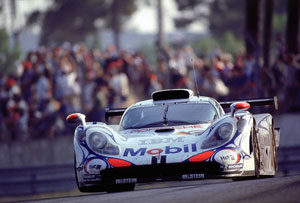 Reportage presse spécialisée magazine - 24 Heures du Mans 1998 - Aiello - Ortelli - Mc Nish vainqueurs sur Porsche 911 GTR - Photos : © Sebastien Desnoulez