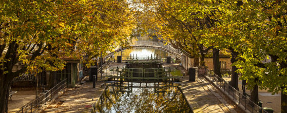Couleurs d'automne sur le canal Saint-Martin à Paris - Photo : © Sebastien Desnoulez Photographe auteur