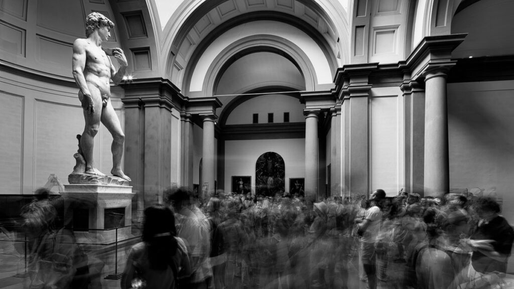 Standing still – David by Michelangelo, Accademia Gallery, Florence – Photo: © Sebastien Desnoulez